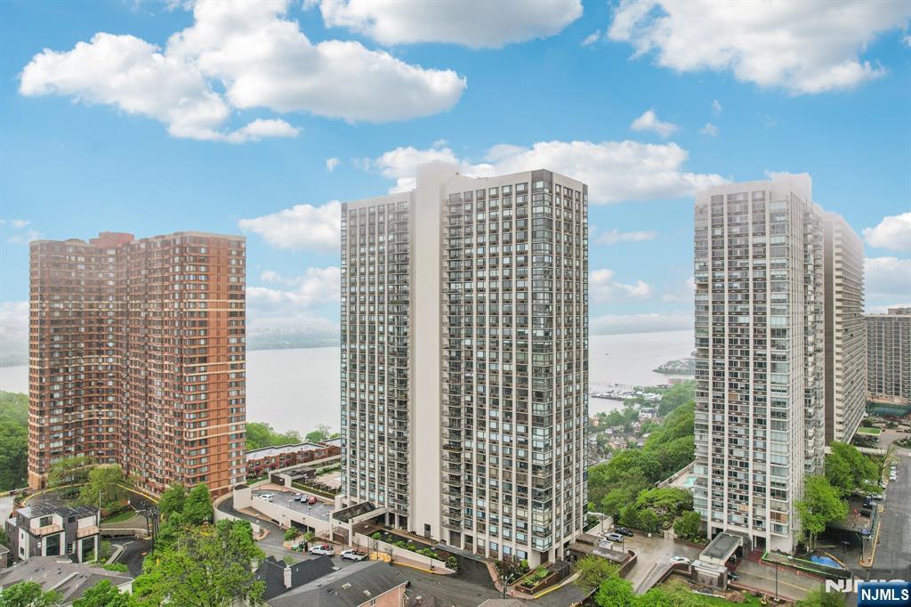 200 Old Palisade Road 7G