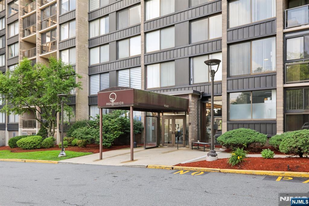 9060 Palisade Avenue 511