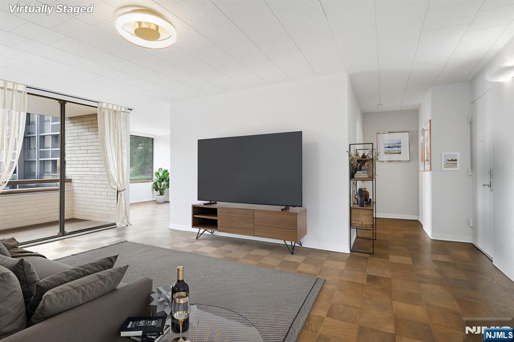 9060 Palisade Avenue 511