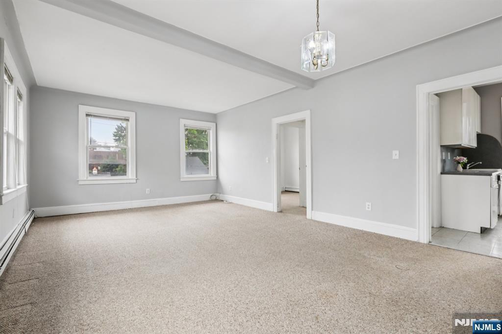 11 Warwick Avenue