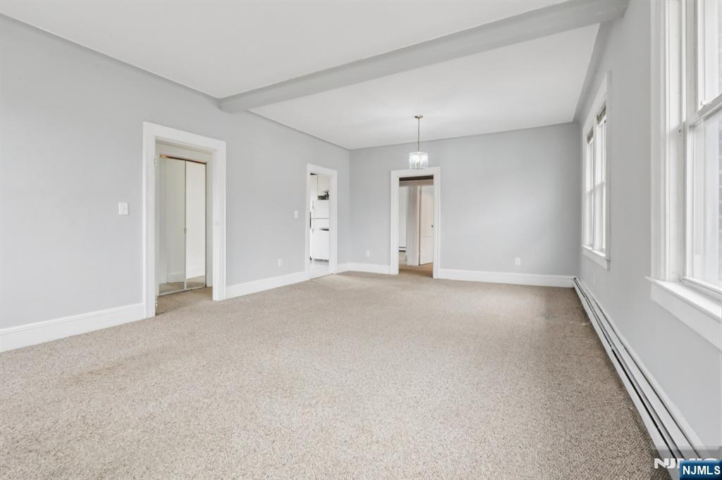 11 Warwick Avenue