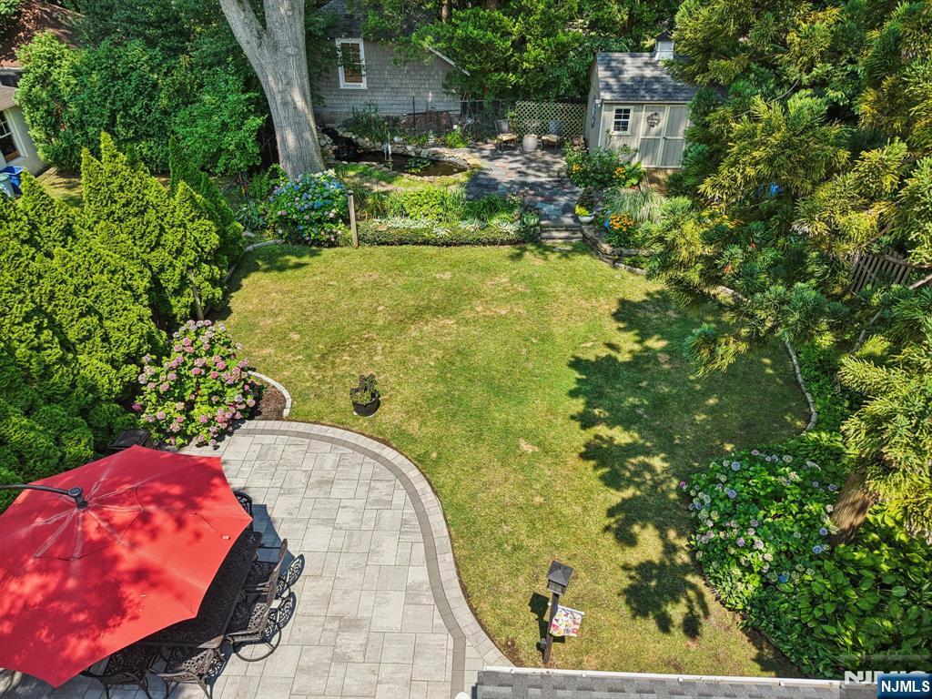 323 E Oakdene Avenue