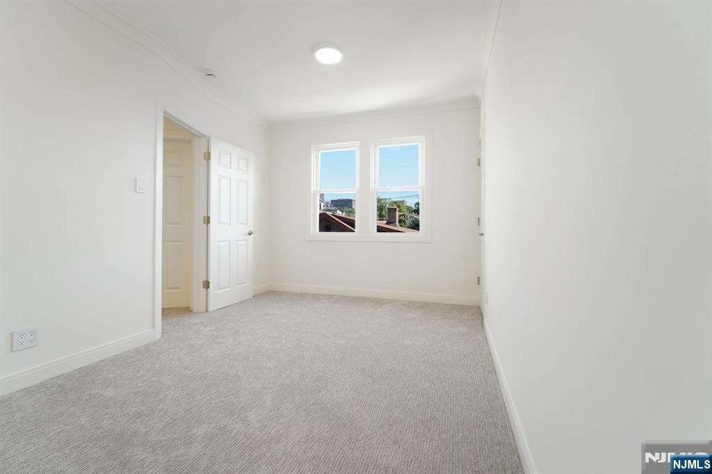 7 Rockwood Place