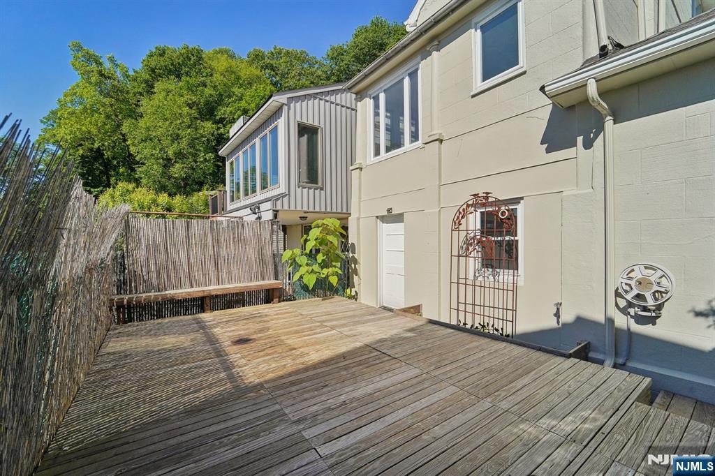 7 Rockwood Place