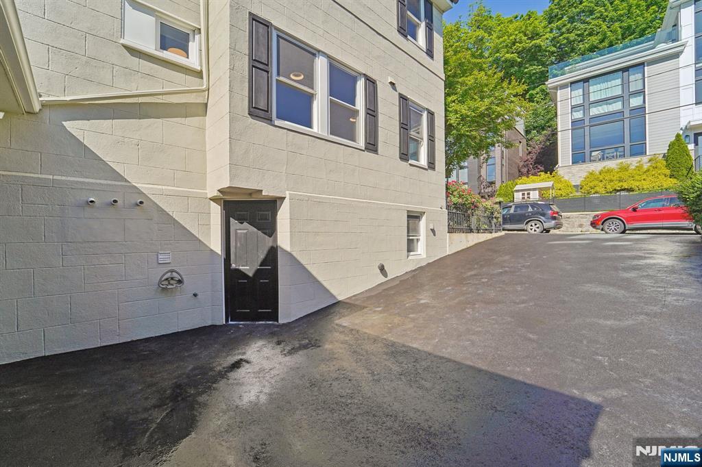 7 Rockwood Place