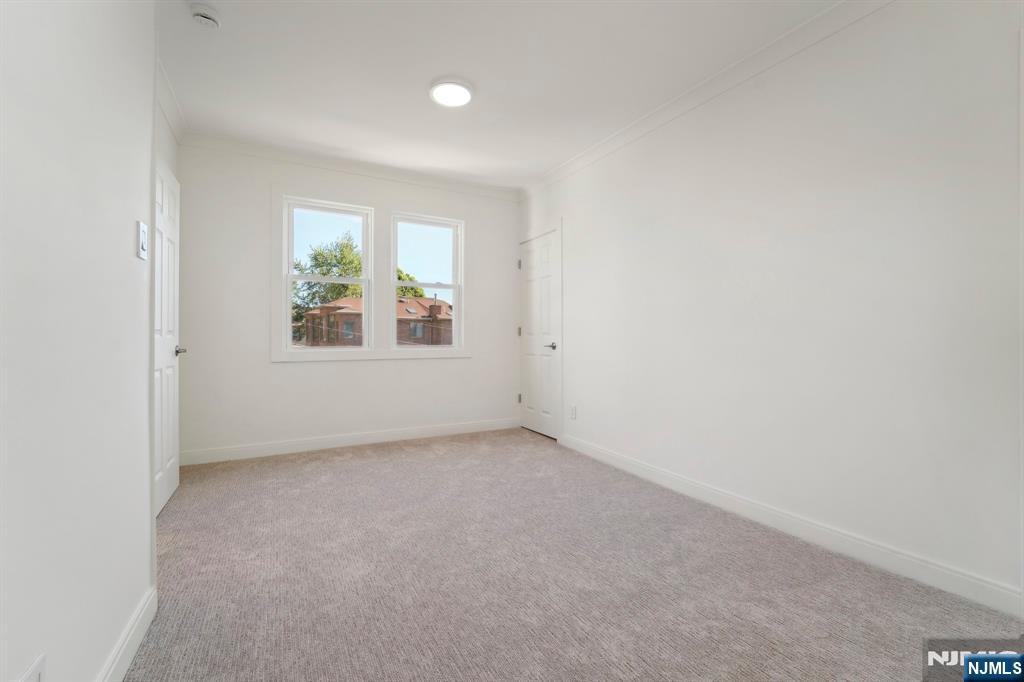 7 Rockwood Place