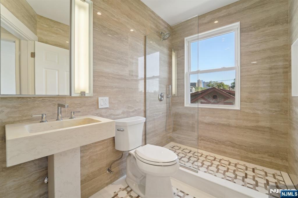 7 Rockwood Place