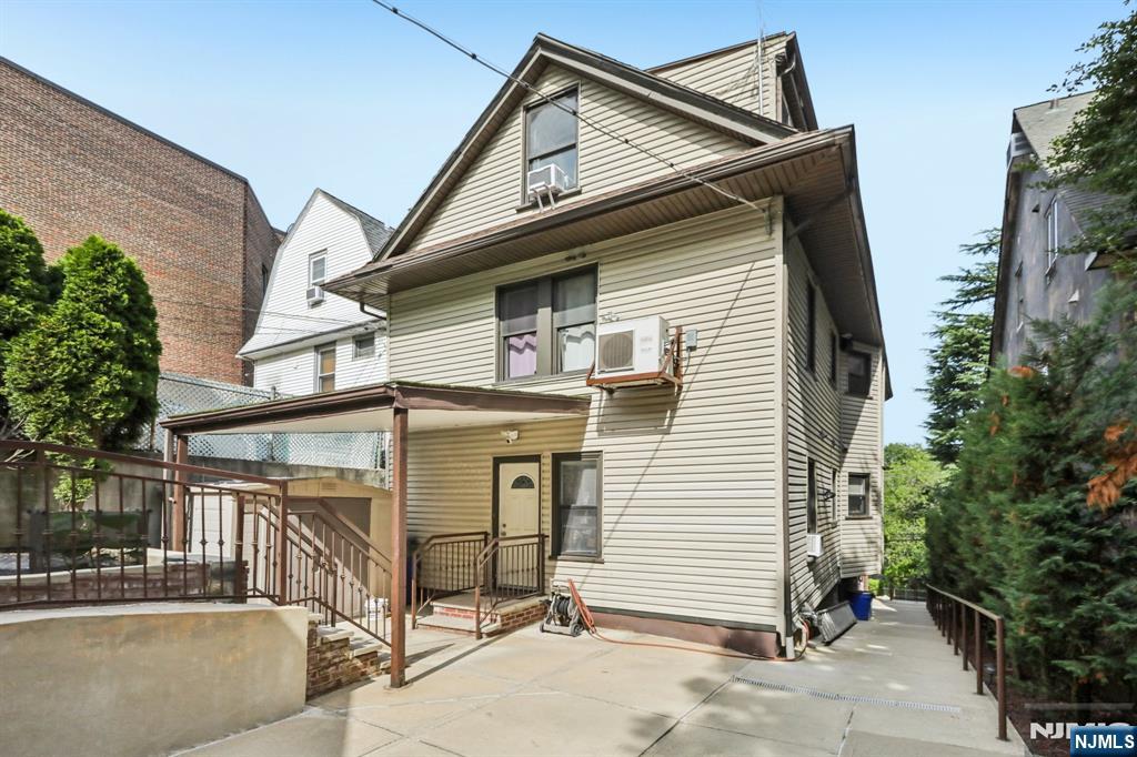 32 Hudson Terrace