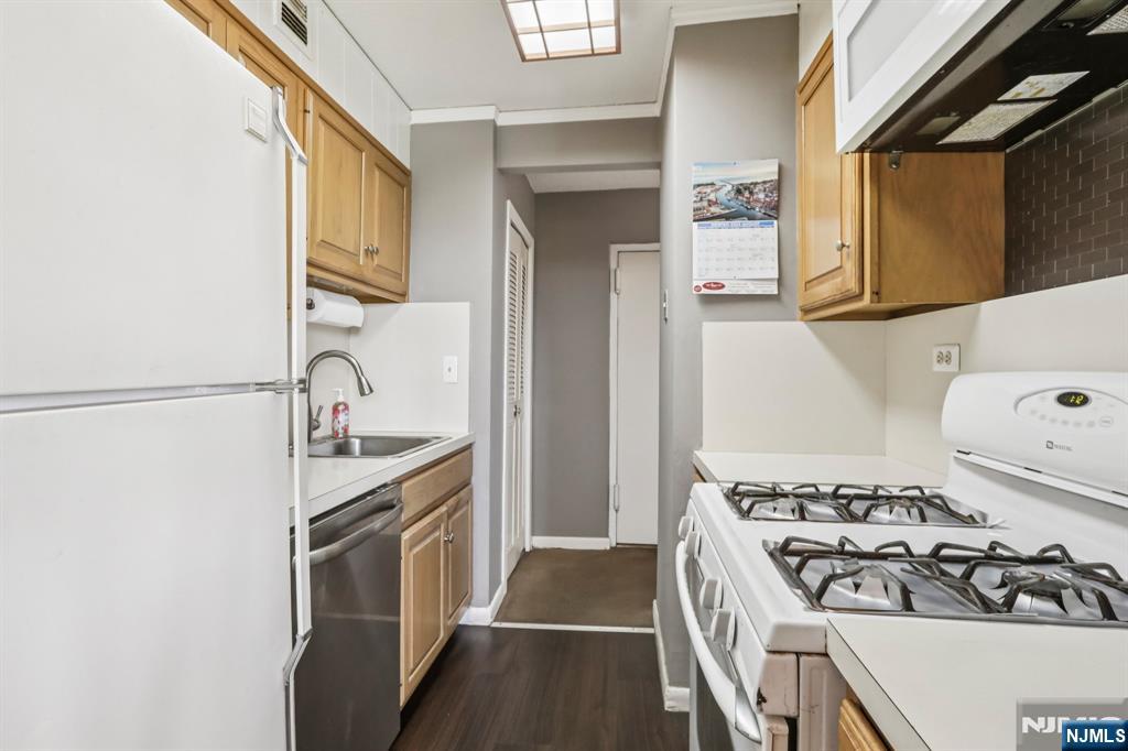 150 Overlook Avenue 9C