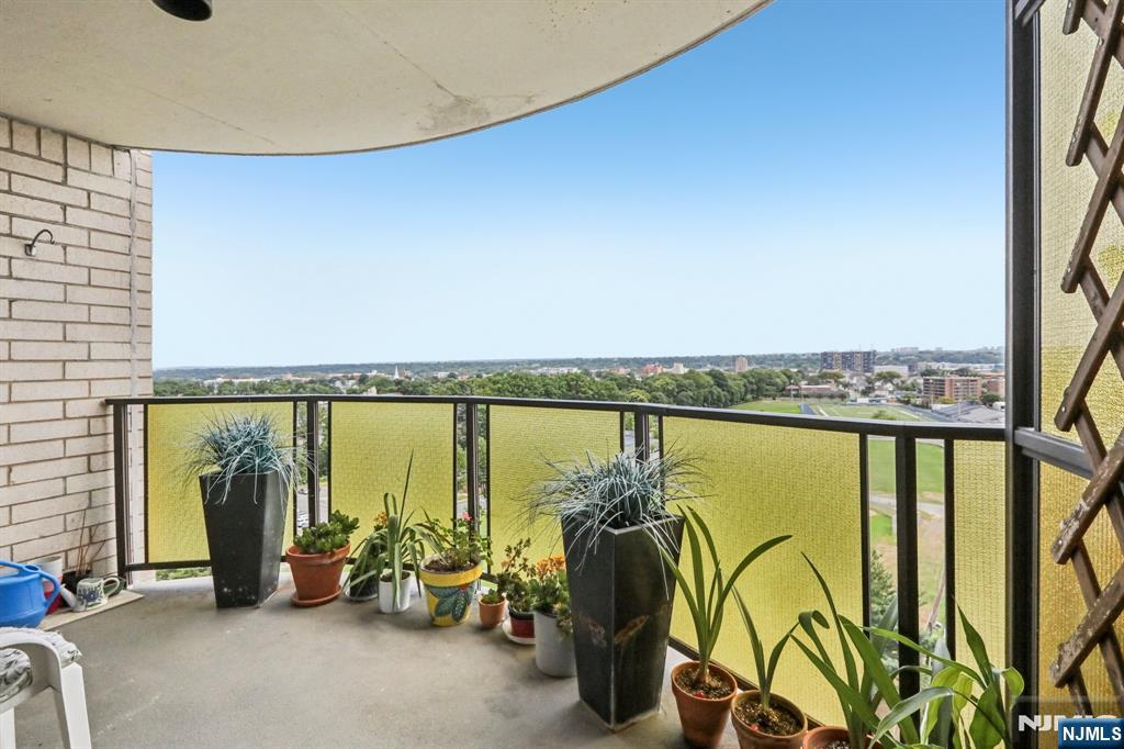 150 Overlook Avenue 9C