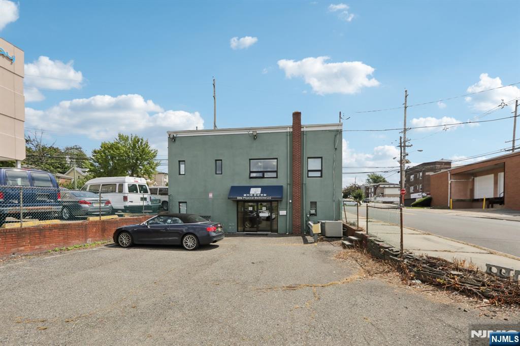101 Grand Avenue
