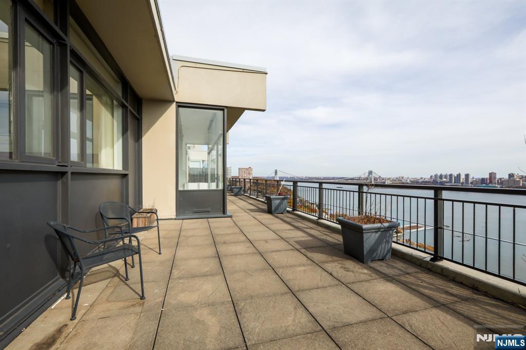 1 Horizon Street PH 1