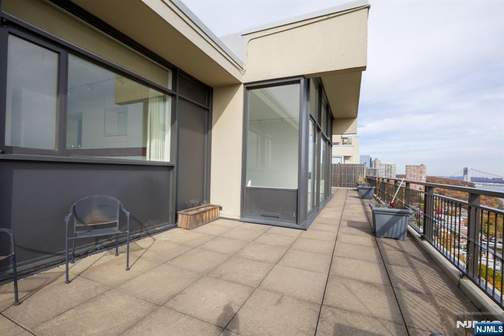 1 Horizon Street PH 1