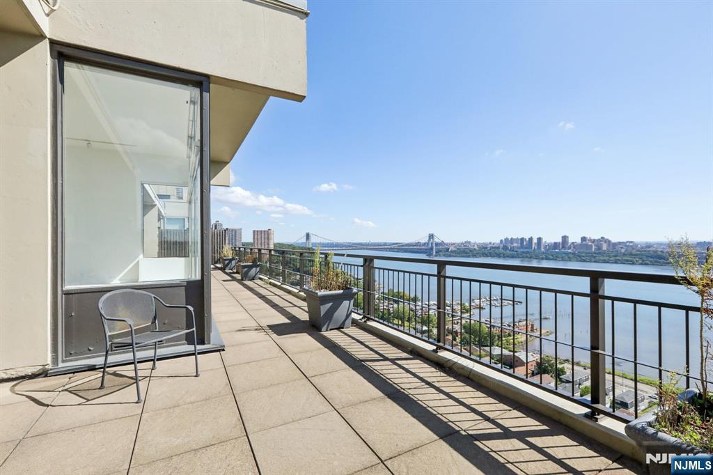 1 Horizon Street PH 1