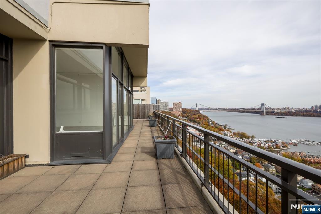 1 Horizon Street PH 1