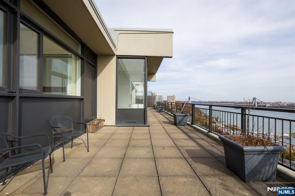 1 Horizon Street PH 1