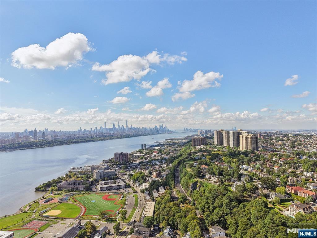 1 Horizon Street PH 1