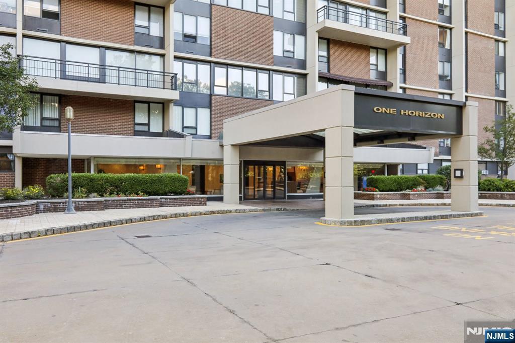 1 Horizon Street PH 1
