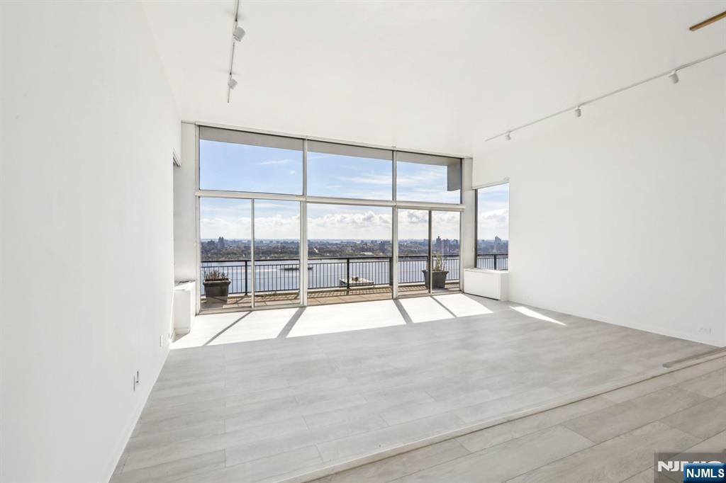 1 Horizon Street PH 1