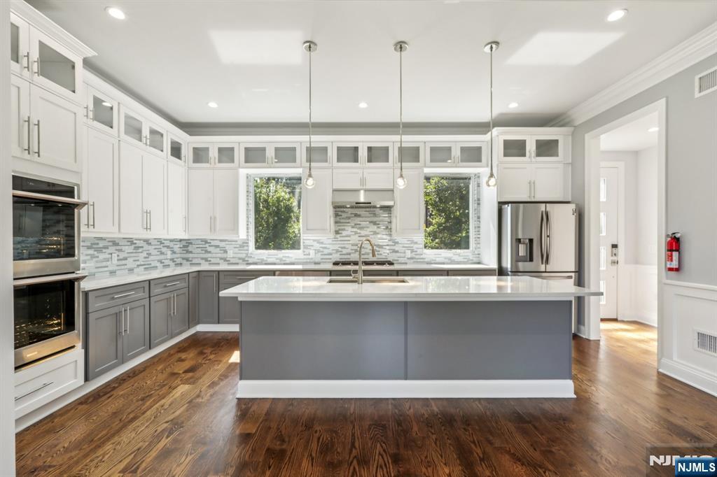 30 Cortland Place