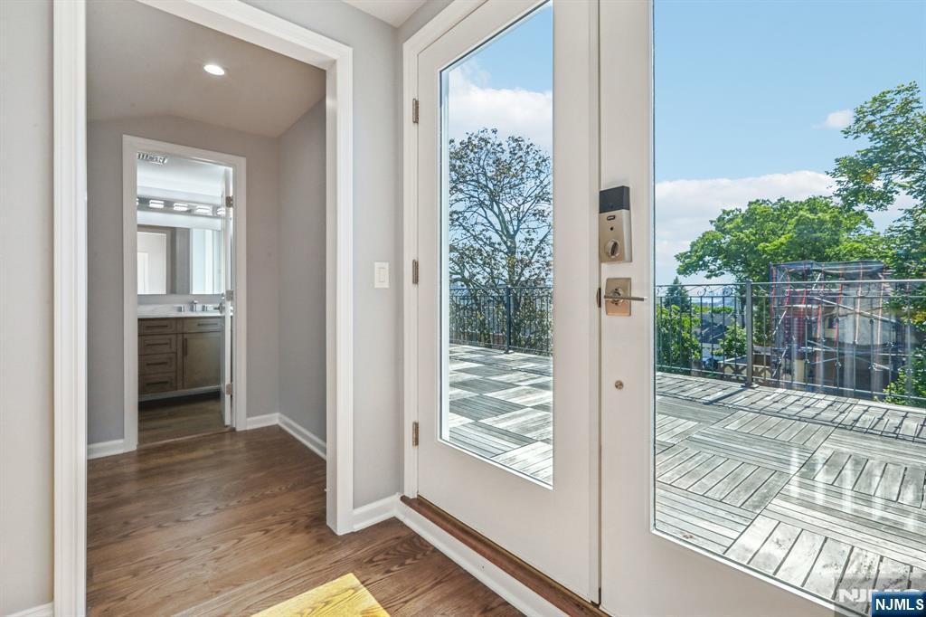30 Cortland Place