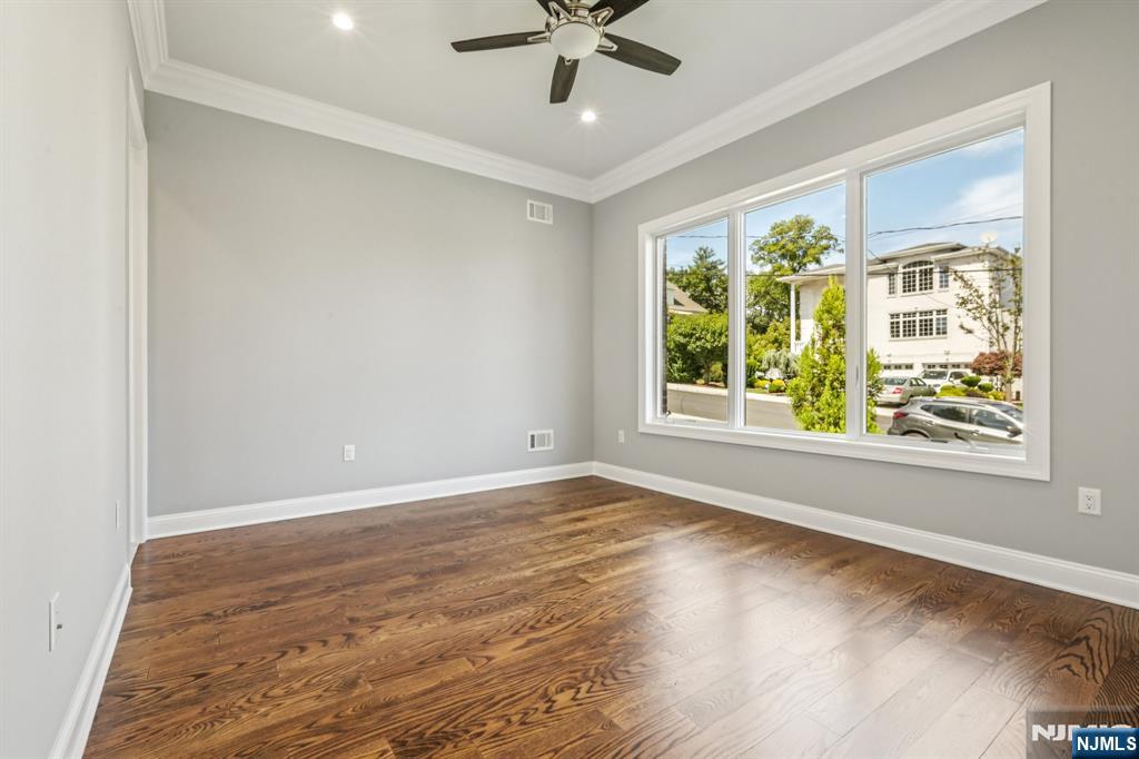 30 Cortland Place