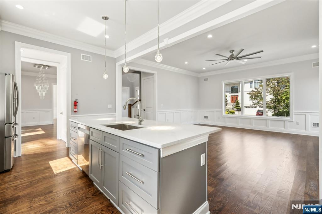 30 Cortland Place