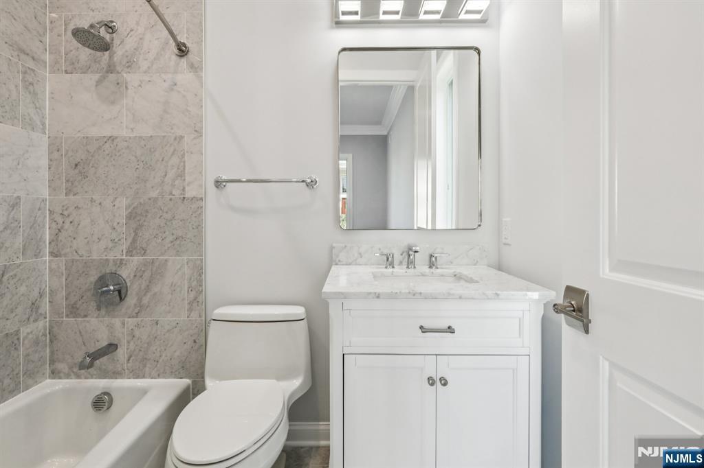30 Cortland Place