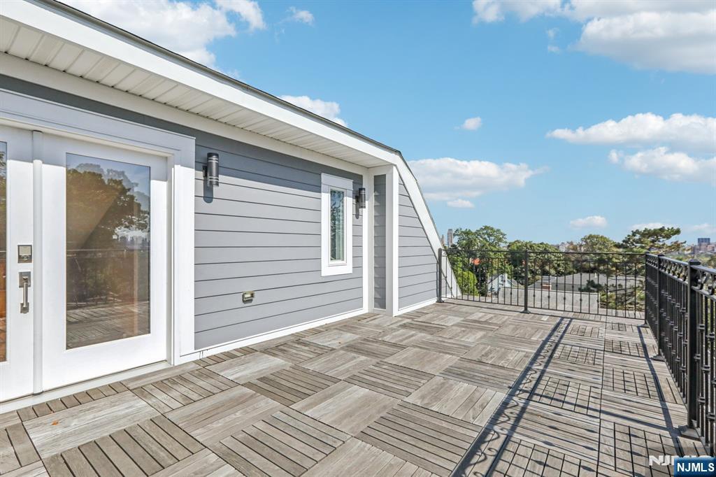 30 Cortland Place