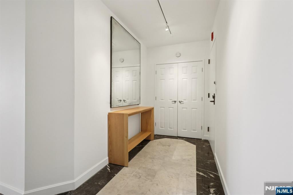 900 Palisade Avenue 4J