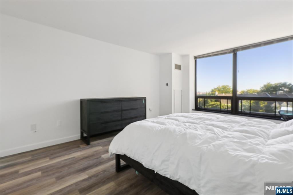 900 Palisade Avenue 4J