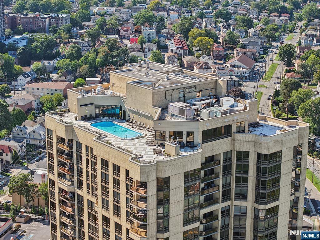900 Palisade Avenue 4J