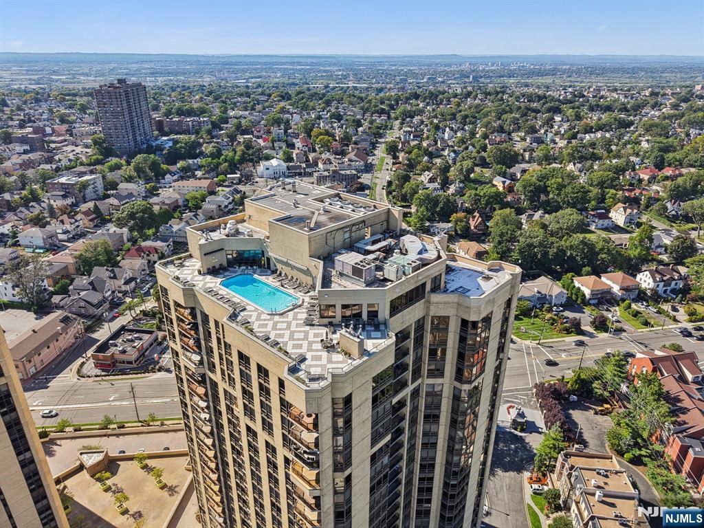 900 Palisade Avenue 4J