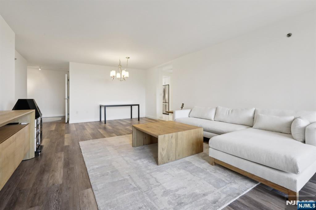 900 Palisade Avenue 4J