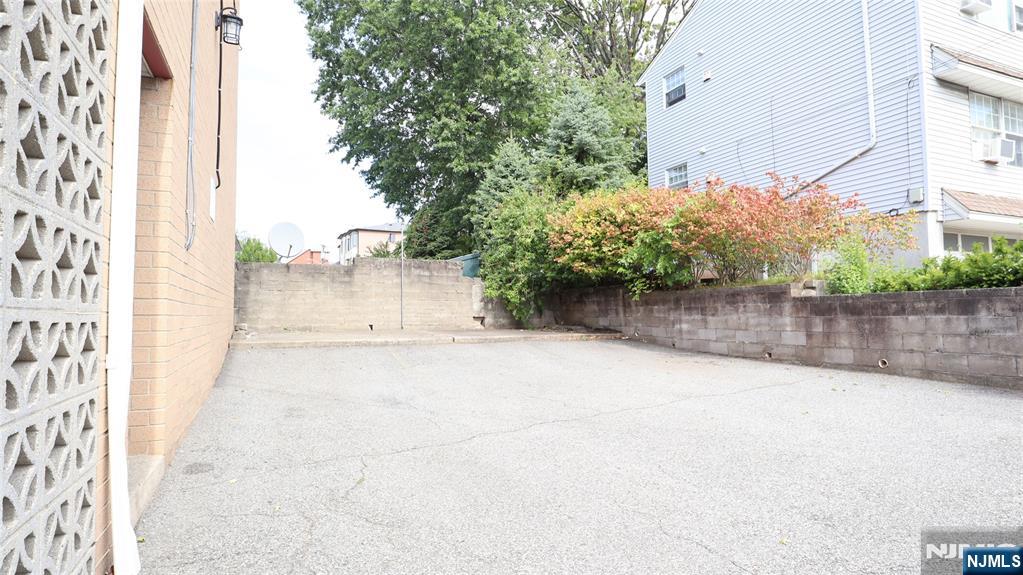 87 W Central Boulevard 3