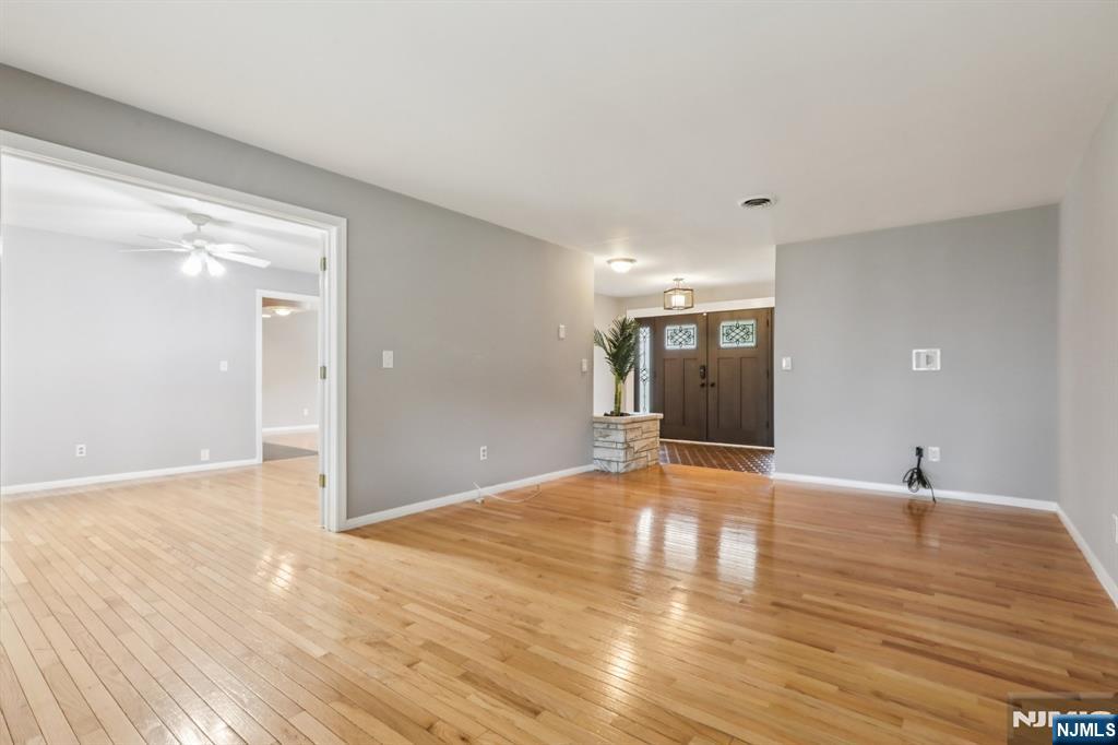 676 Kingsbridge Lane