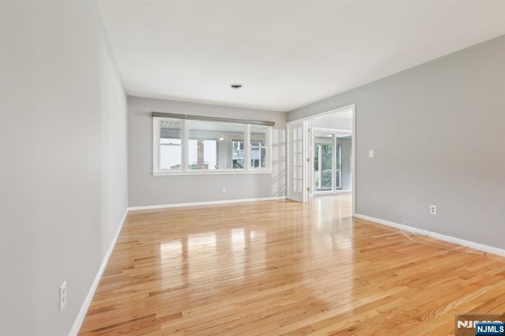 676 Kingsbridge Lane