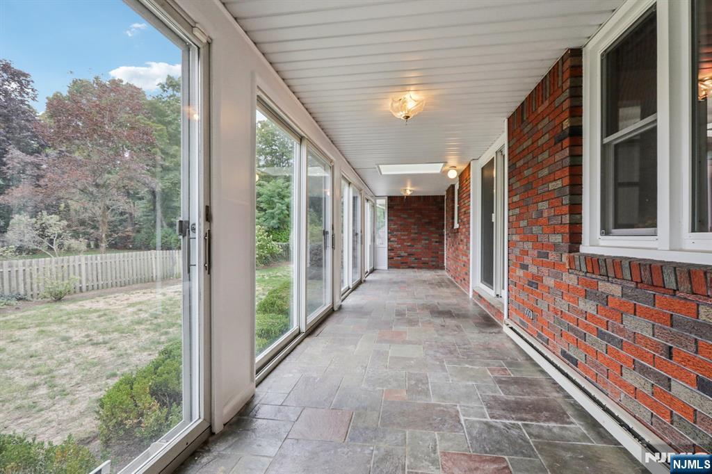 676 Kingsbridge Lane
