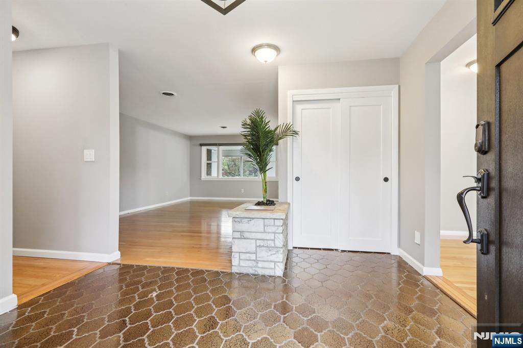 676 Kingsbridge Lane