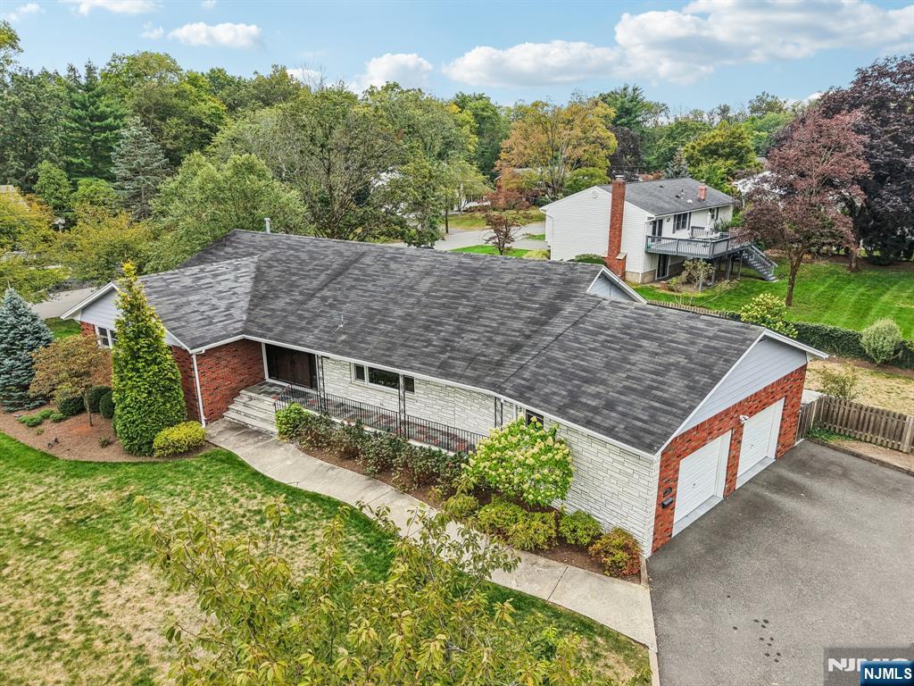 676 Kingsbridge Lane