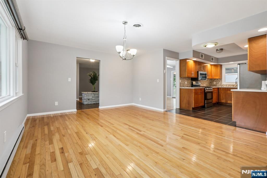 676 Kingsbridge Lane