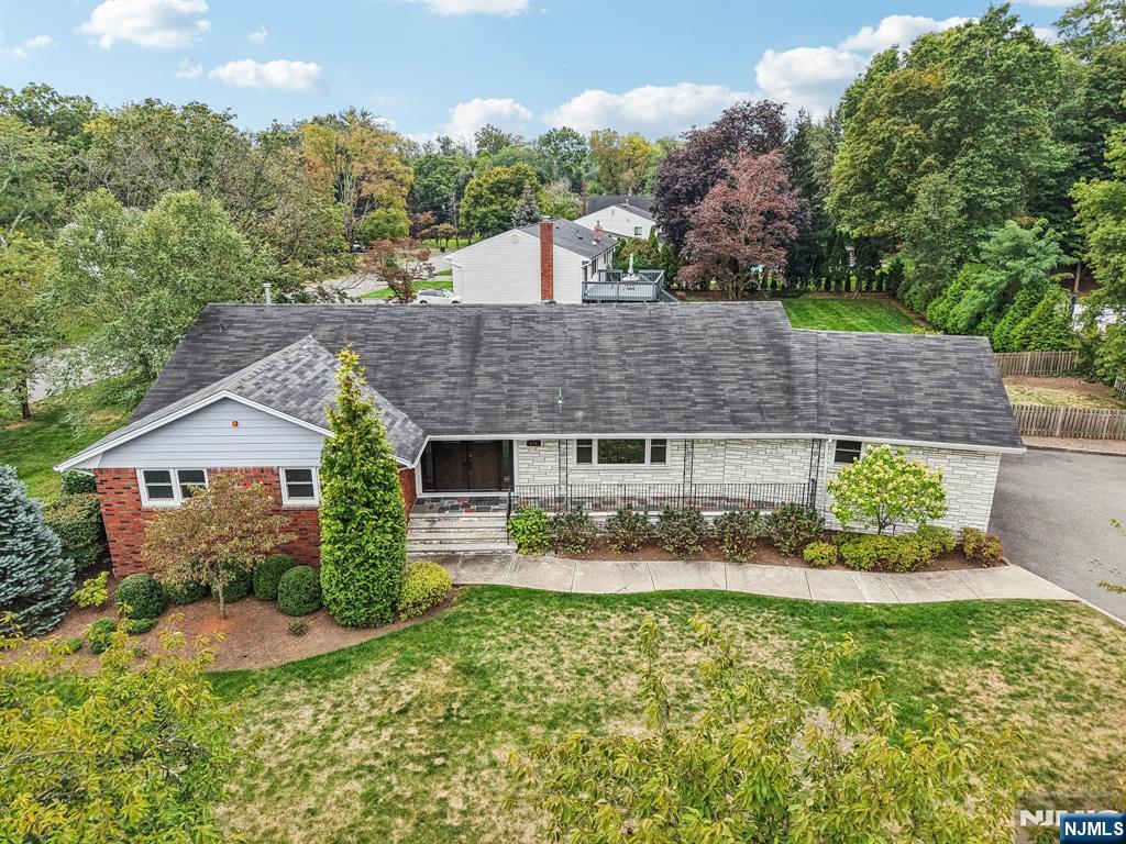 676 Kingsbridge Lane