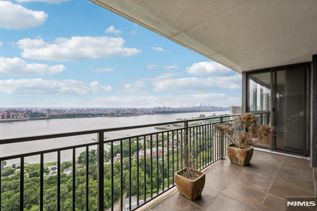 1500 Palisade Avenue 27C