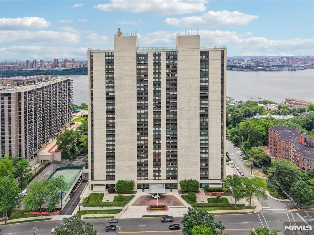 1500 Palisade Avenue 27C