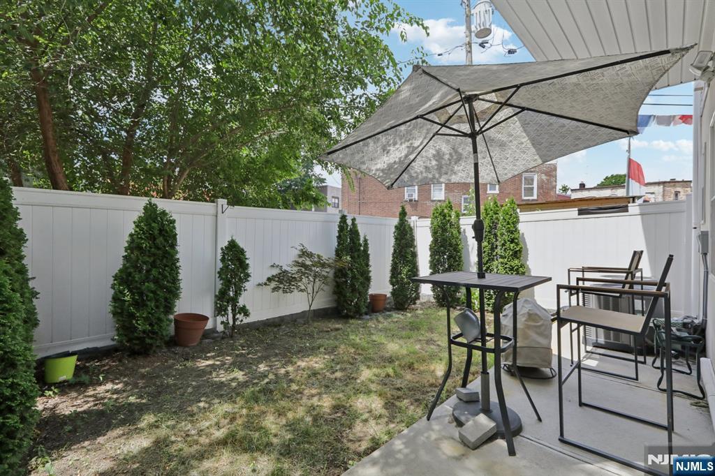 131 Zabriskie Street 1