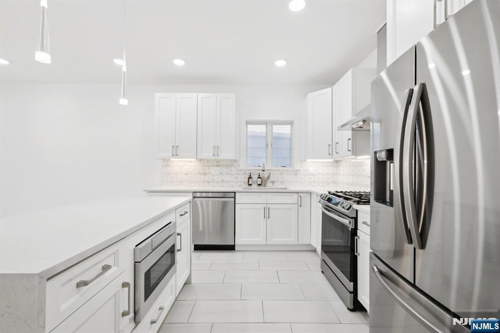 131 Zabriskie Street 1