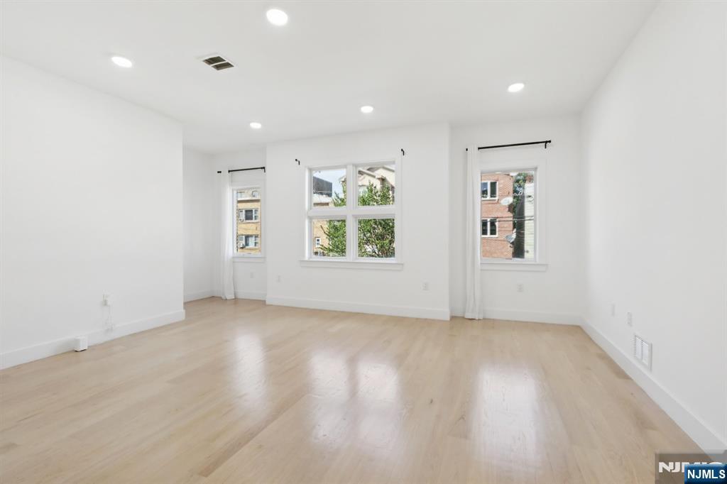 131 Zabriskie Street 1