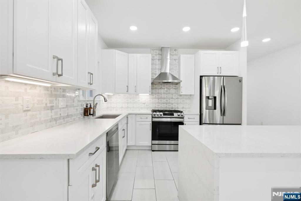 131 Zabriskie Street 1