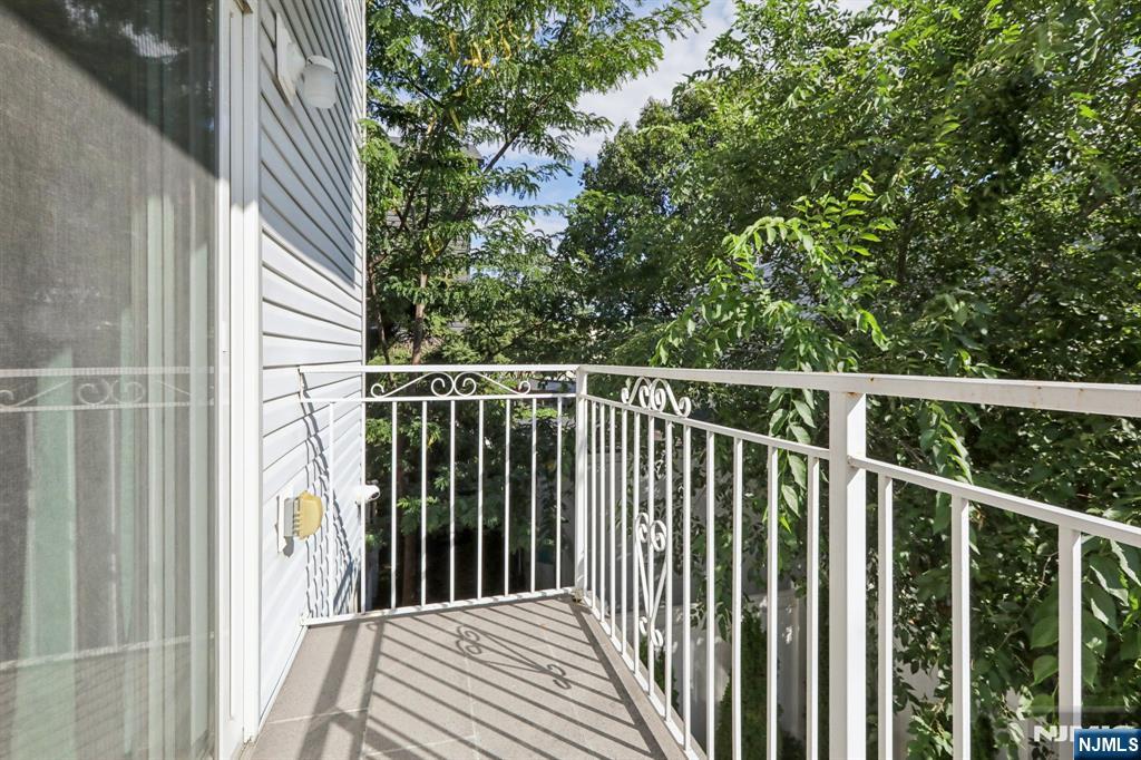 131 Zabriskie Street 1