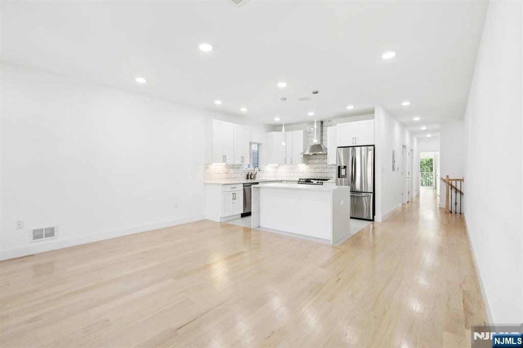 131 Zabriskie Street 1